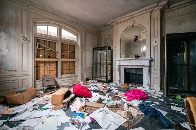 The abandoned Traxler Mansion in Dayton, Ohio – Pages of Past